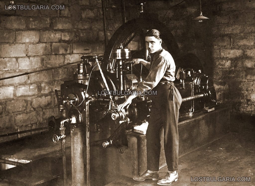 Емигрантът от Бялата армия на Врангел Михаил Ващенко, работник в електроцентрала край Велико Търново, 1925 г.