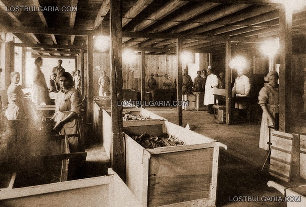 Фабрика за тютюн, опаковъчен цех, 30-те години на ХХ век
