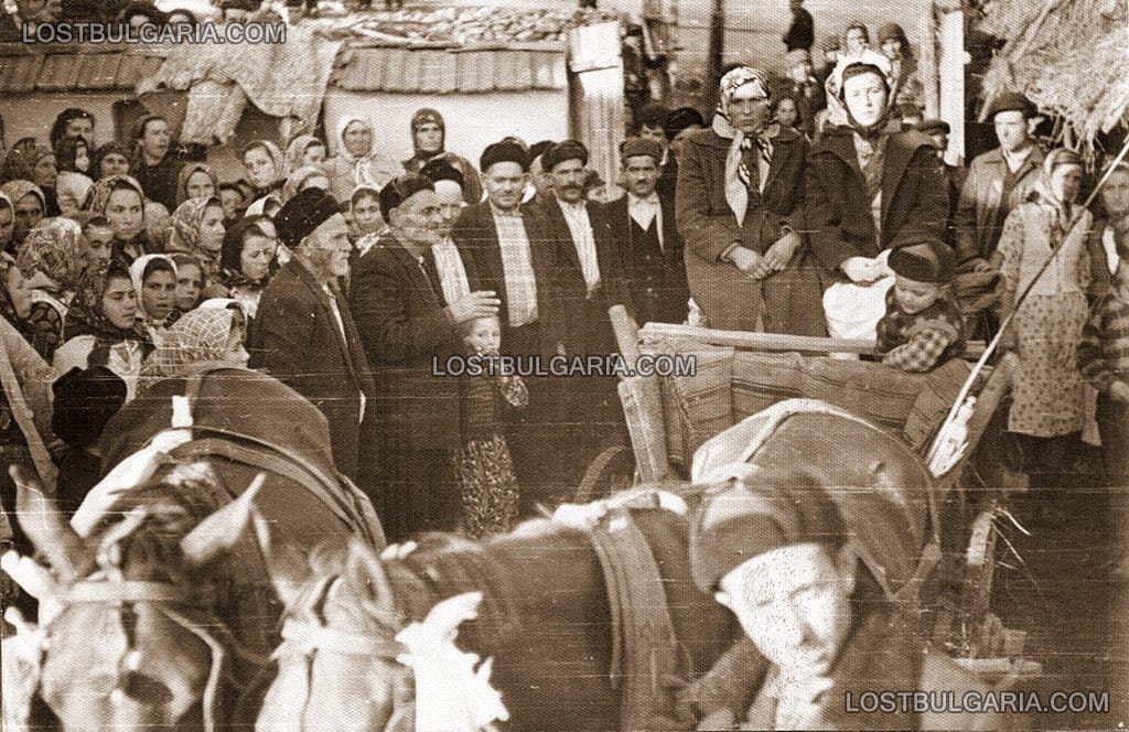 Сватба на български турци - булката с майка си, Разградско, 50-те години на ХХ век