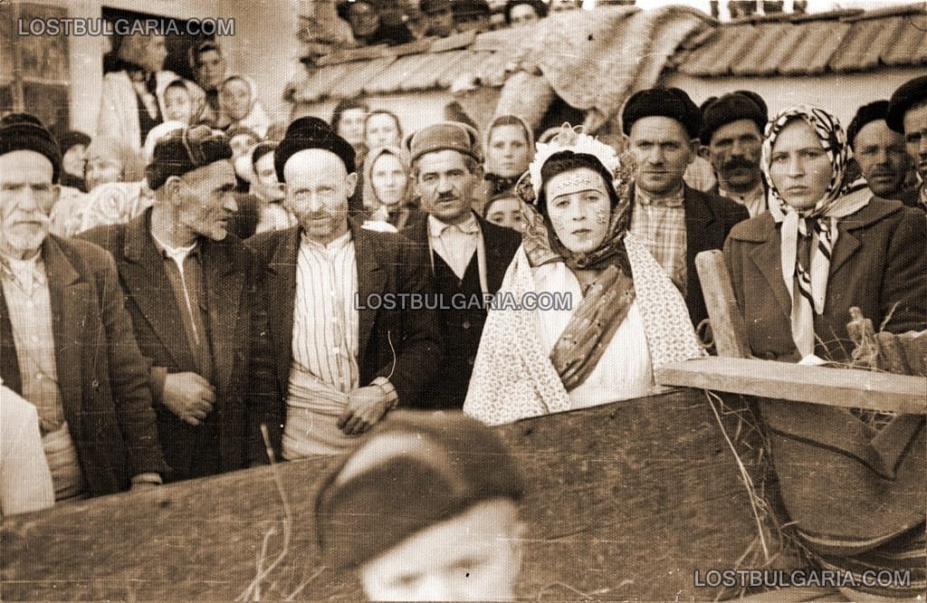 Сватба на български турци - булката с ритуална украса по лицето, Разградско, 50-те години на ХХ век