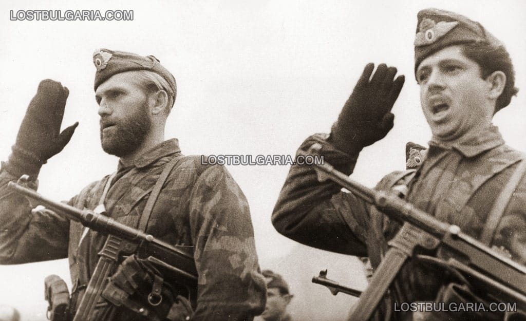 Посрещане на българските парашутни войски (командоси), София 1945г.