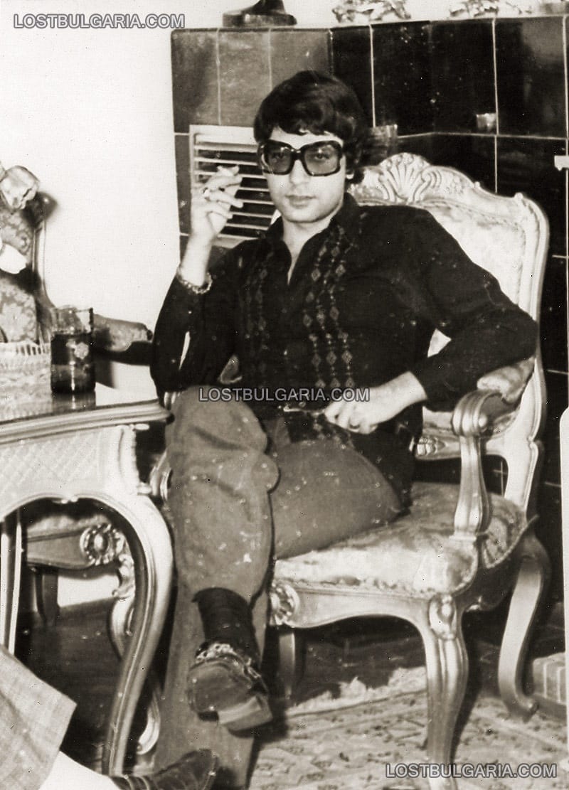 Емил Димитров в дома си, 70-те години на ХХ век
