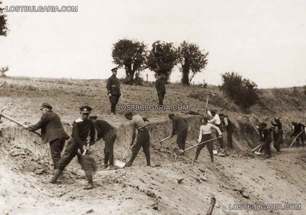 Строеж на път от трудови войски, 30-те години на ХХ век