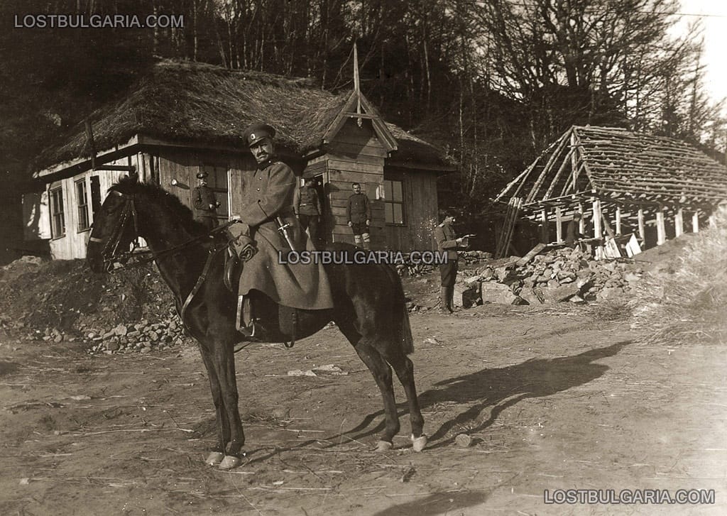 Офицер от 11-та пехотна македонска дивизия на кон