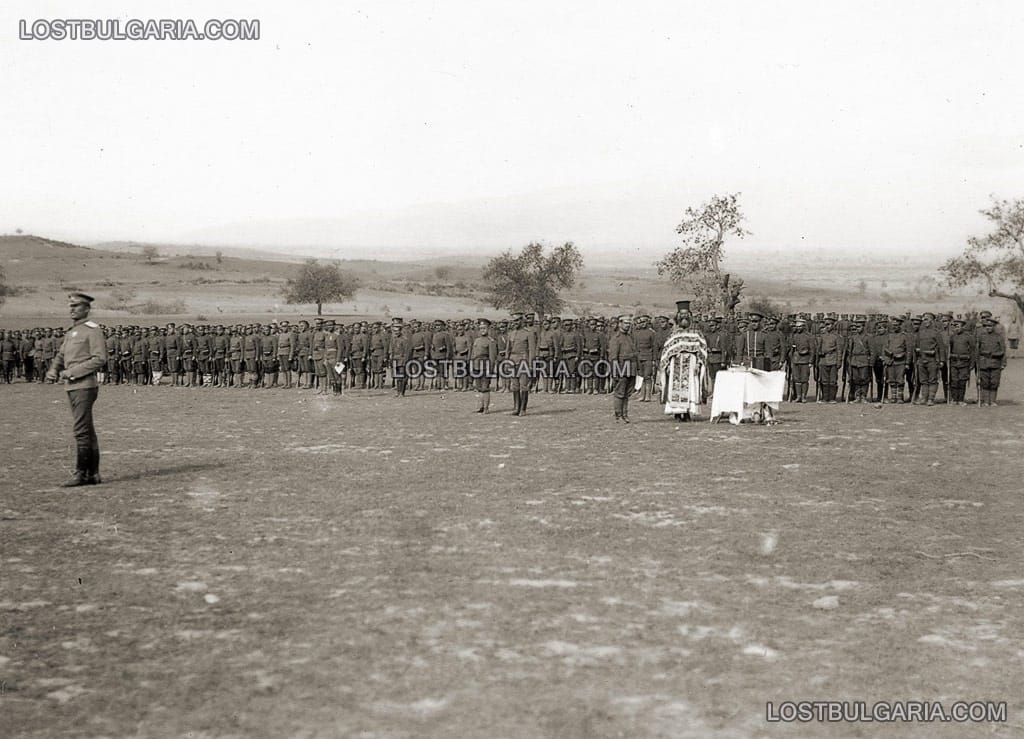 Подполковник Борис Дрангов (1872-1917), командир на 5-ти македонски пехотен полк, говори на войниците