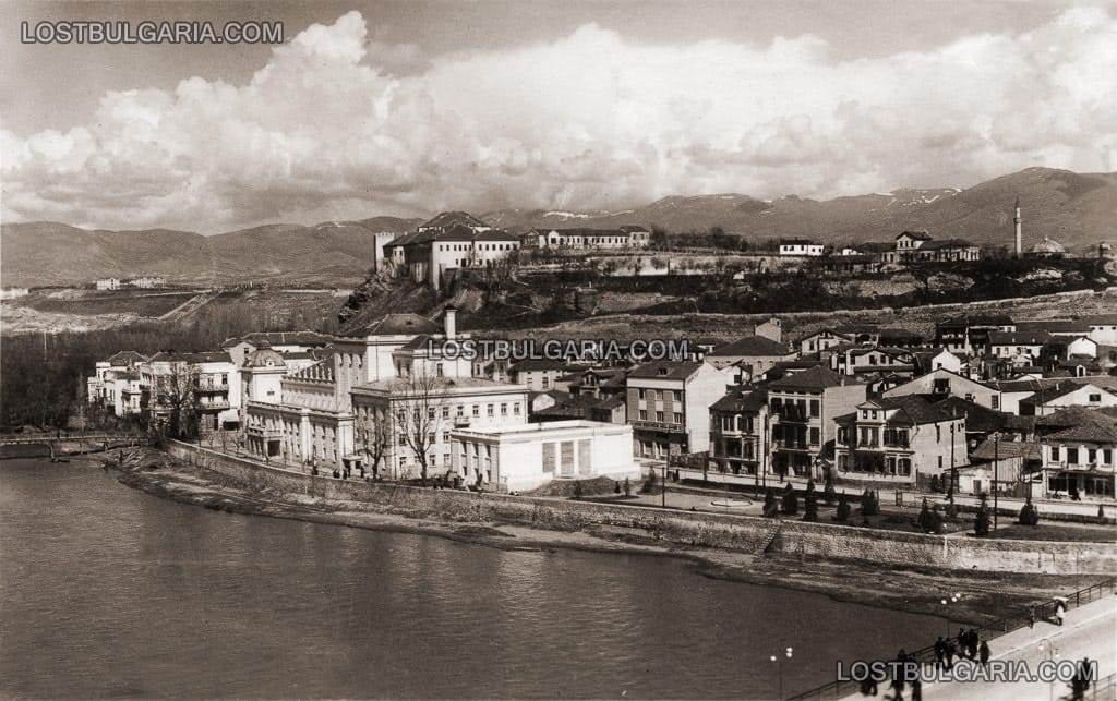 Изглед от Скопие, театъра и река Вардар, 1942 година