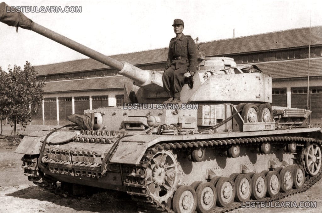 Танкист от Бронираната бригада с танк Pz. IV, 1944 г.