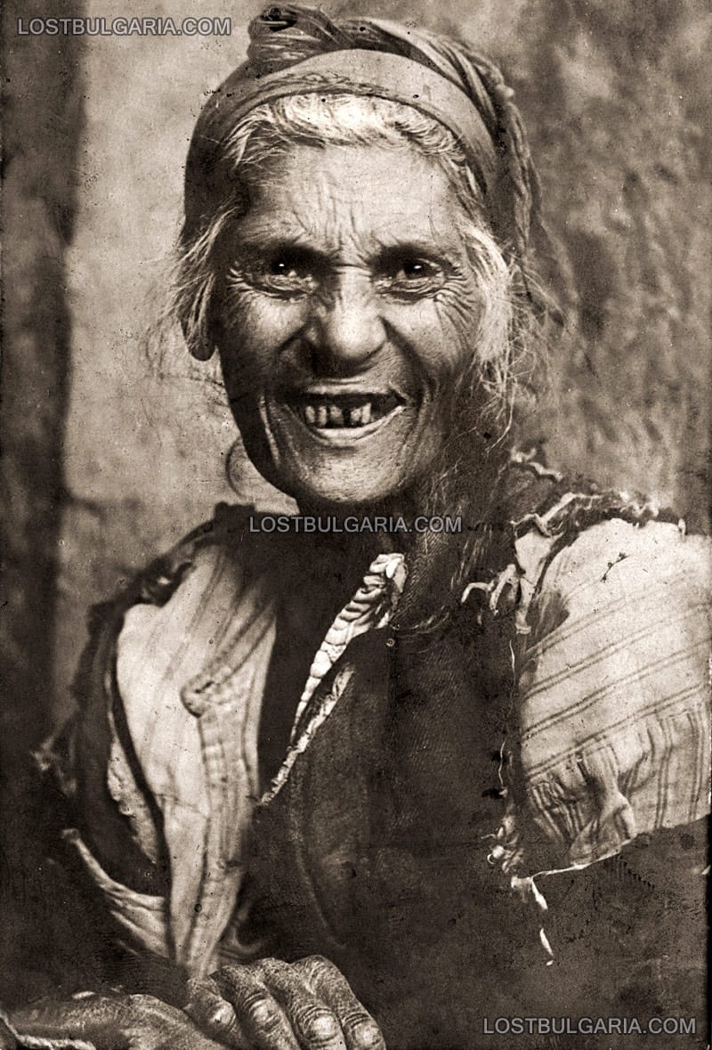 Възрастна циганка от Македонско, началото на ХХ век