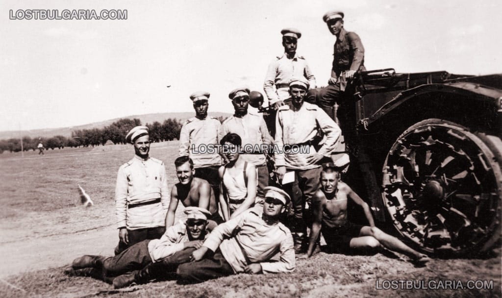 Войници с артилерийски влекач Павезе, 15 септември 1939 г.