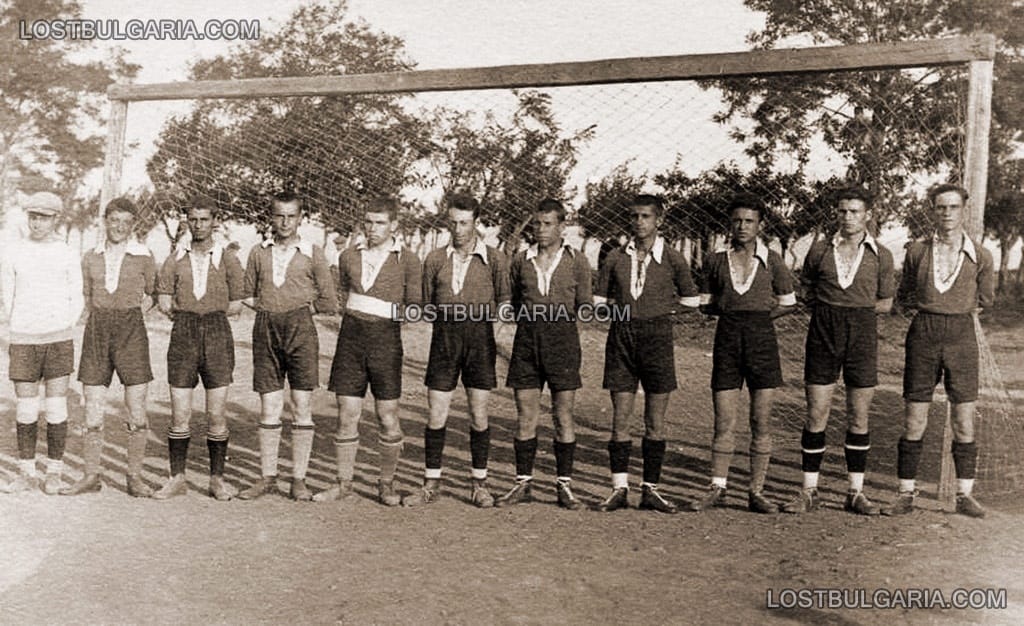 Футболен клуб Черноморец - Бургас, 1927г.