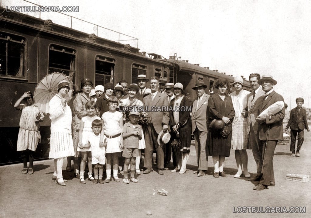 Русе, изпращане на гарата - експрес "Русе - София", 30-те години на ХХ век