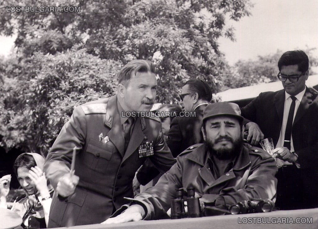 Посещение на Фидел Кастро в България, генерал Добри Джуров и Фидел Кастро на военни маневри, 1972г.