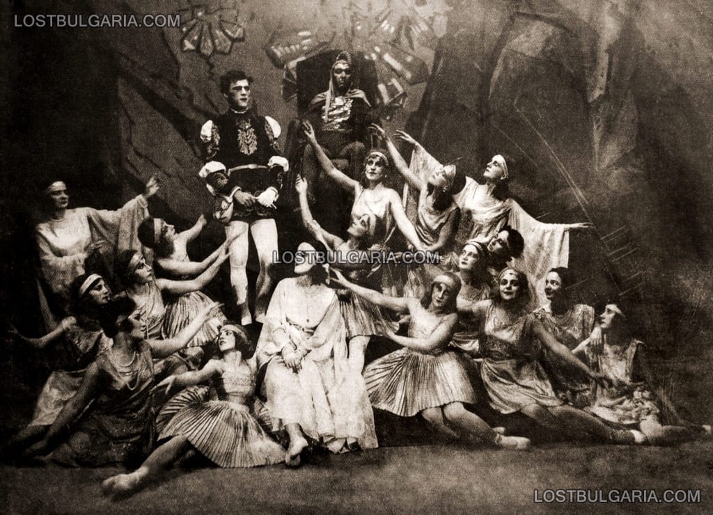 Пето действие на операта "Фауст" от Гуно, поставена на сцената на Софийската опера, 1927г.
