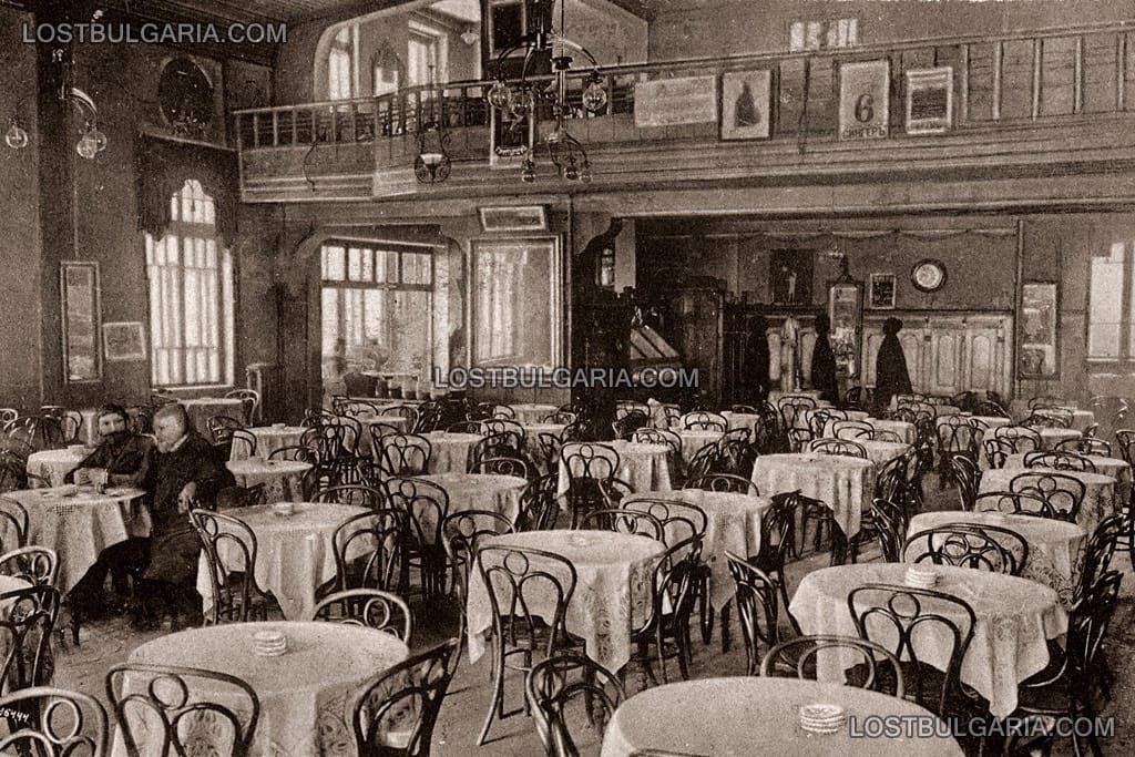 София, салонът на кафенето на ресторант-пивница "Батенберг", намирал се на ул. "Цар Калоян", срещу ротондата "Св. Георги", днес в двора на Президентството и хотел "Шератон", 20-те години на ХХ век
