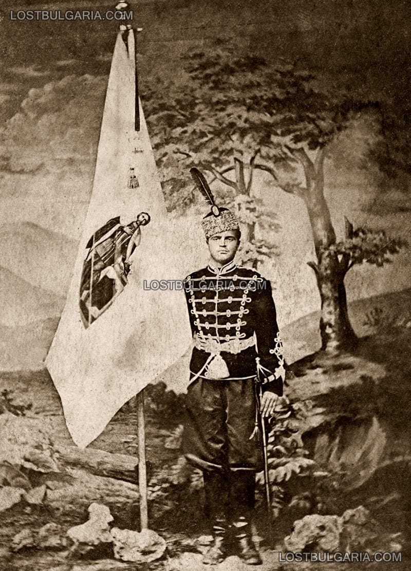 Знаменосец от гвардията със знамето на княз Александър I Батенберг