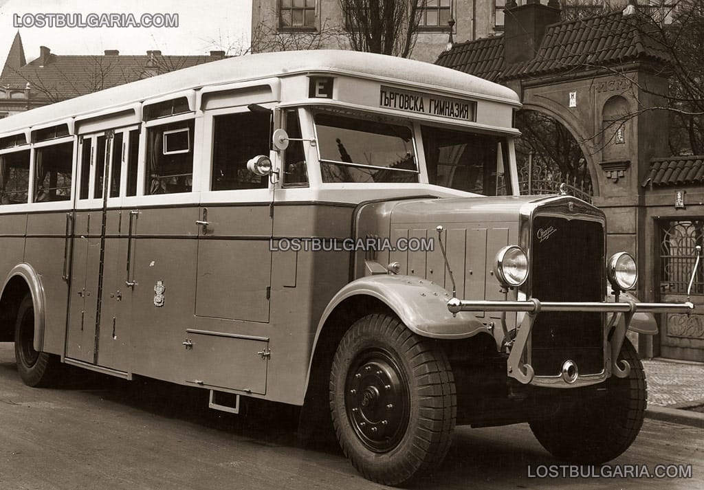 Автобус "Прага", предназначен за столичния градски транспорт преди транспортирането му до България, 30-те години на ХХ век