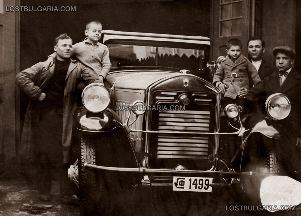 София, гараж "Раковски", автомонтьори и автомобил Pierce-Arrow модел 1929 г., 30-те години на ХХ век