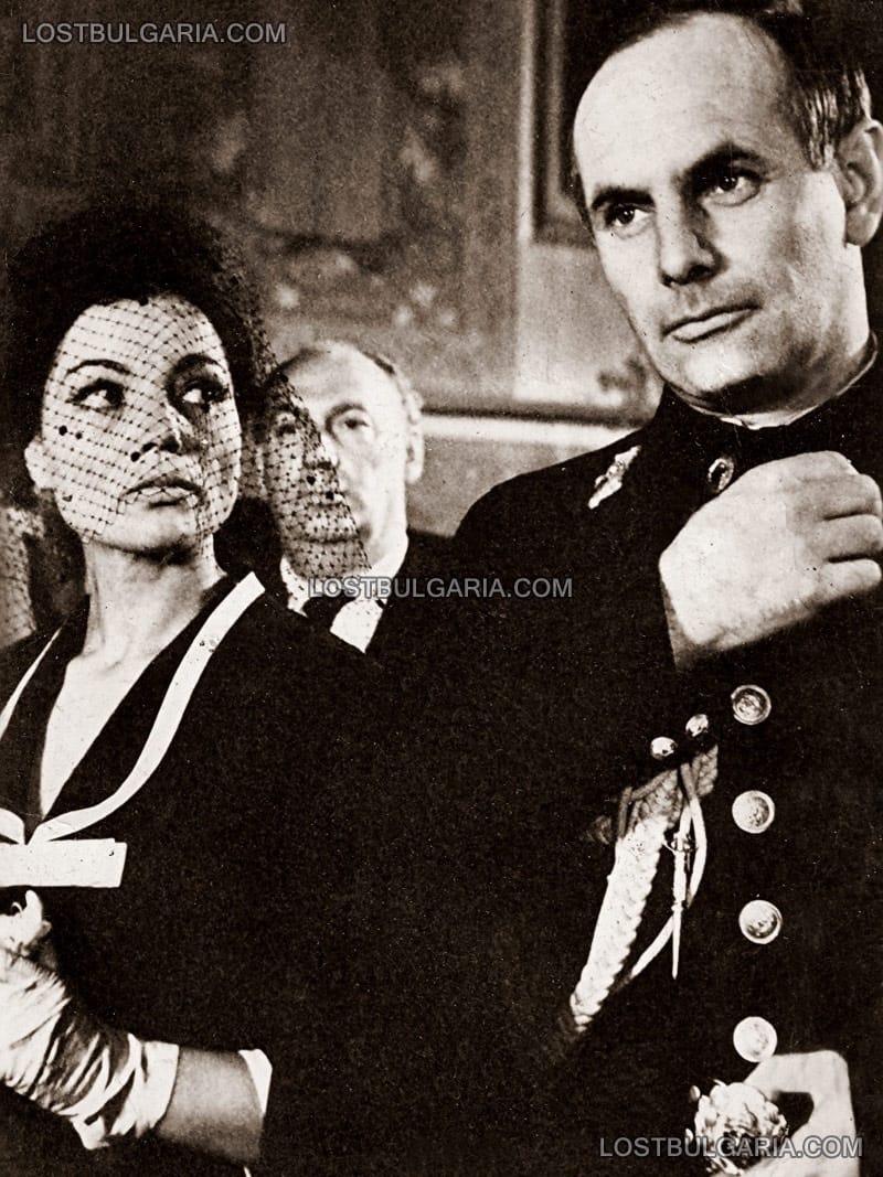Бояна Кънева и Петър Пенков в епизода "Великден" от сериала "На всеки километър", 1969 г.