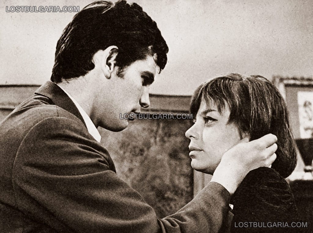 Ани Бакалова и Стефан Данаилов в епизода "Циганката" от сериала "На всеки километър", 1969 г.