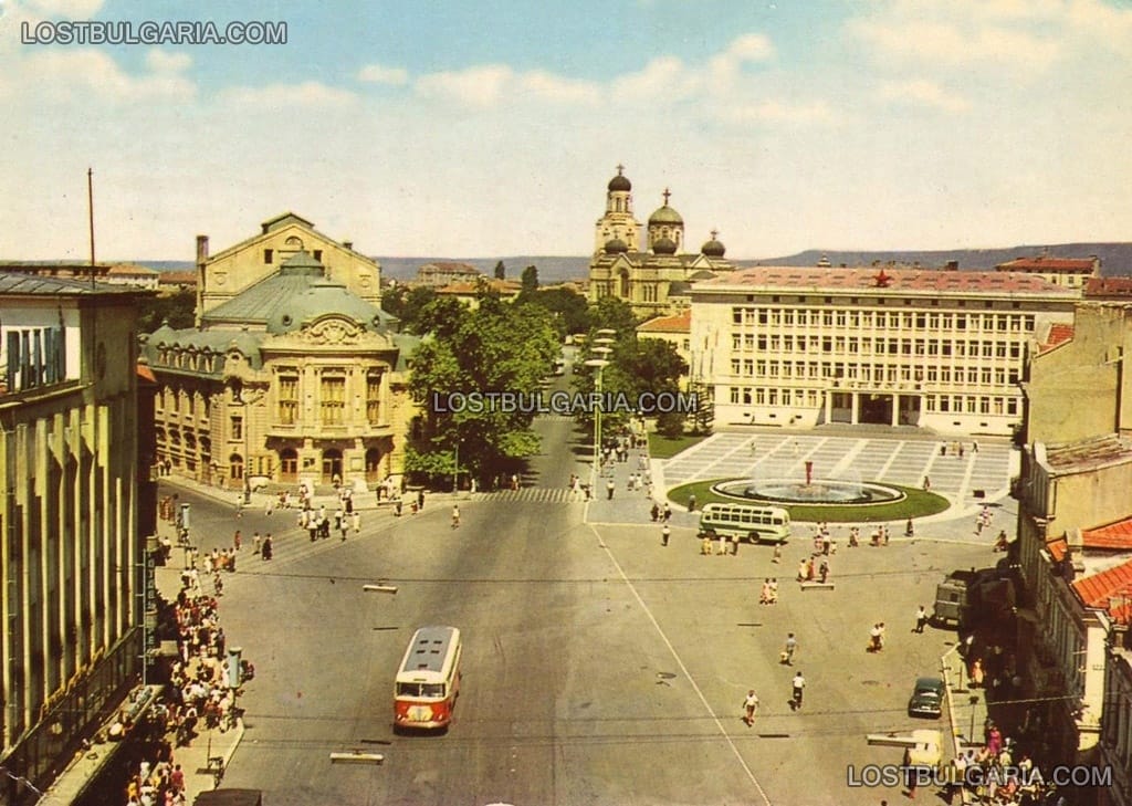 Варна, площадът пред театъра, 50-те години на ХХ век