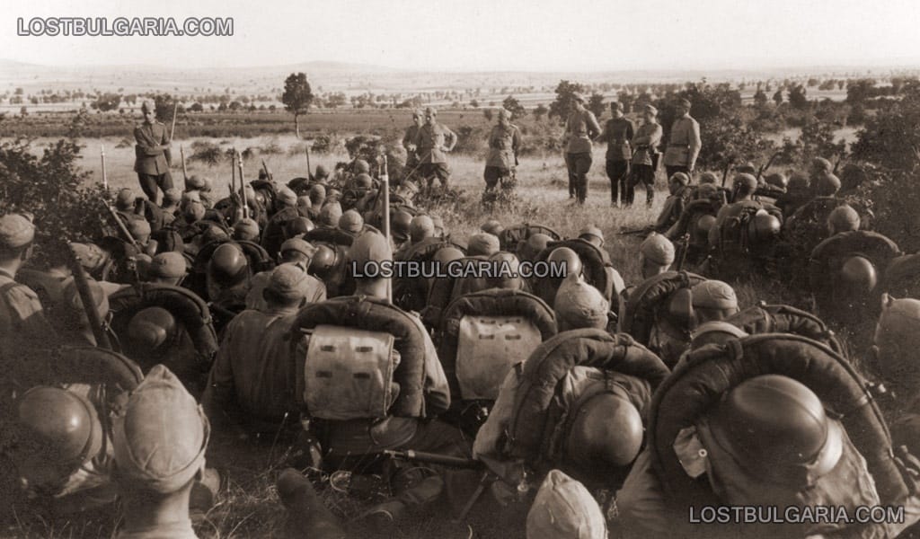Пехотинци по време на маневри, втората половина на 30-те години на ХХ век