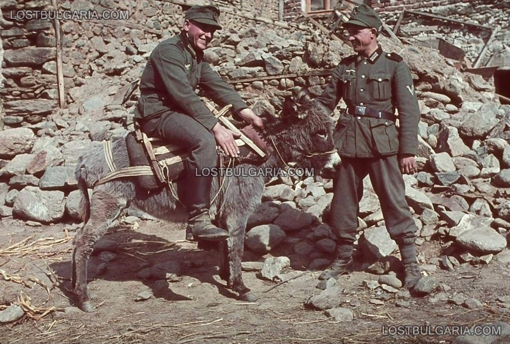 Немски войници по време на преминаването на Вермахта през България, 1941 г.