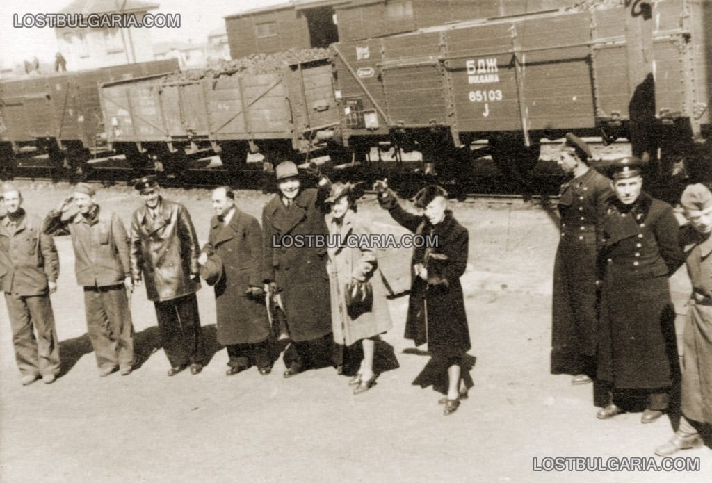 Българският санитарен влак № 1 на Източния фронт: на изпращане от България, вероятно 1942 г.