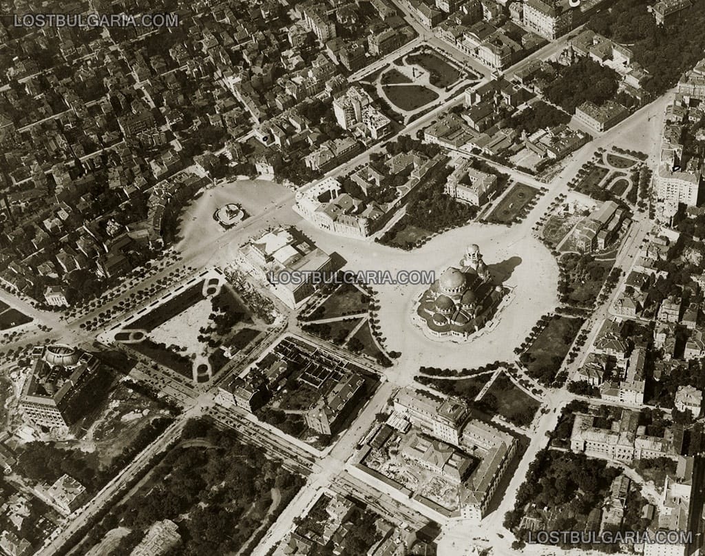 София, снимка от въздуха на централната част с площад "Александър Невски", 1926г.