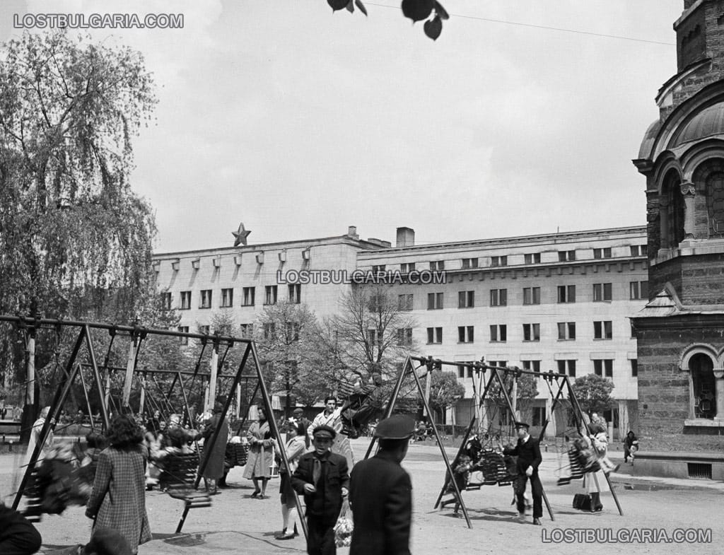 София 1959г., градинката пред църквата "Свети Седмочисленици"