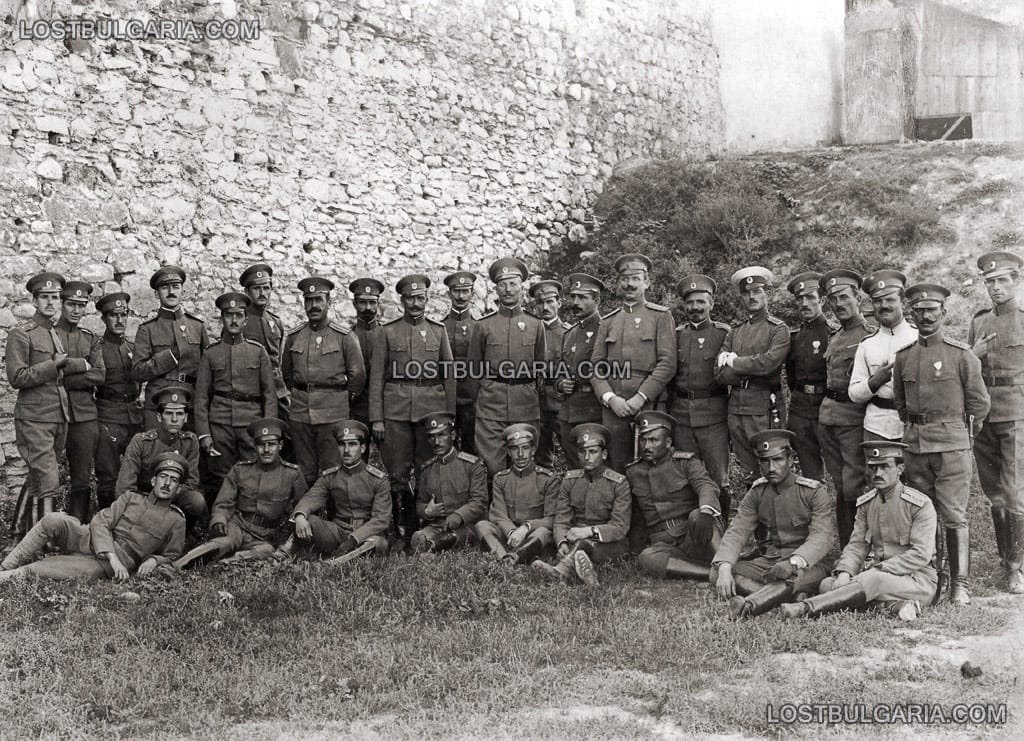 Командният състав на Школата за запасни офицери в Скопие с началник подполковник Борис Дрангов, 1916-1917г.