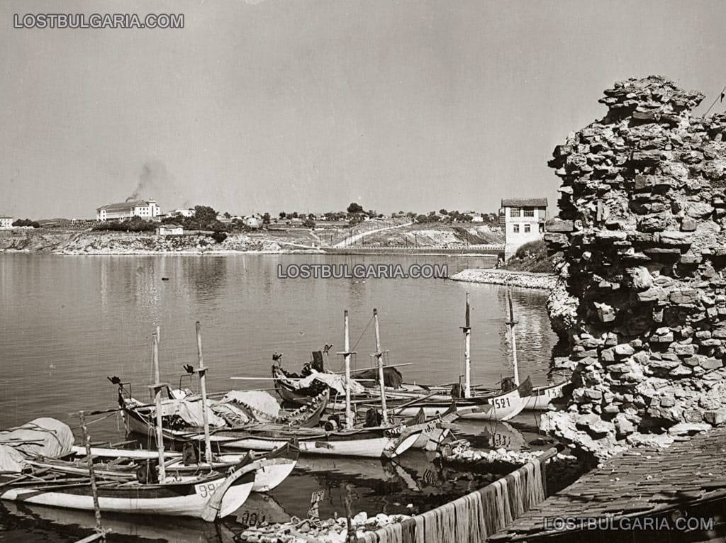 Несебър, рибарски лодки на пристанището, 60-те години на ХХ век
