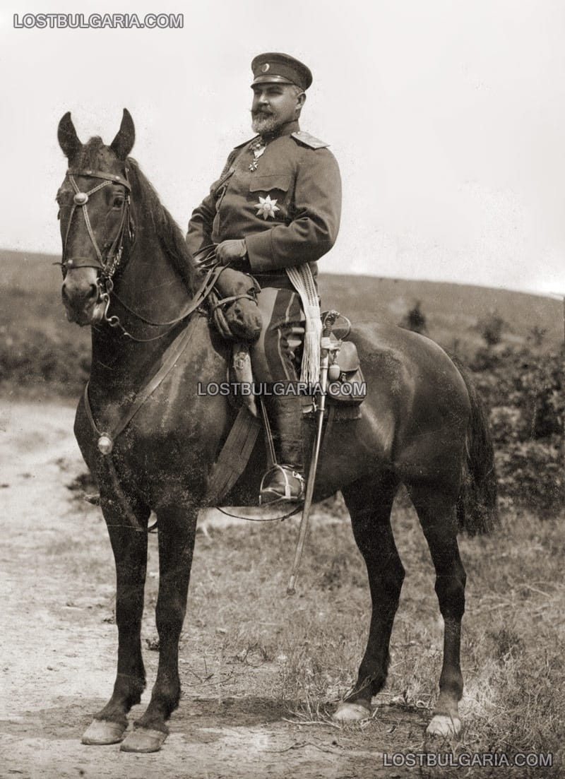 Генерал-лейтенант Климент Бояджиев, командващ Първа армия, на обиколка край фронта, 1915-1916 г.