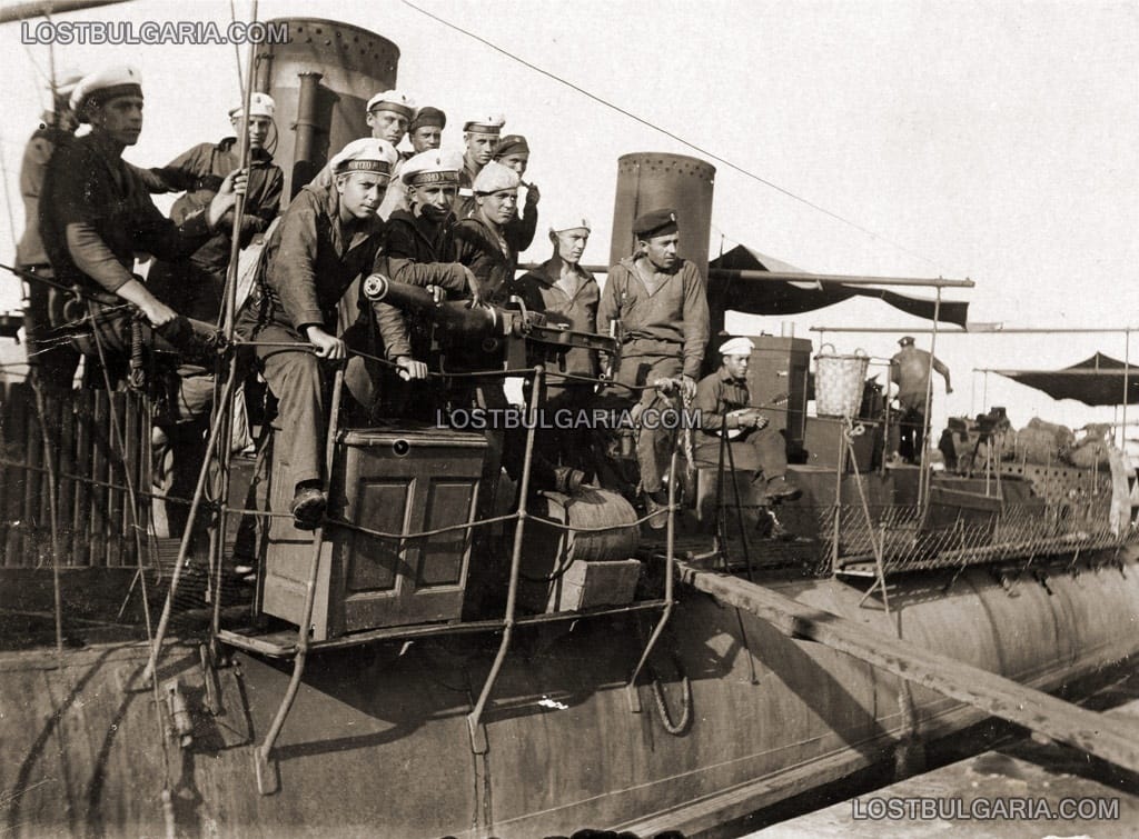 Варна, моряци на борда на торпедоносеца "Строги", 1923 г.
