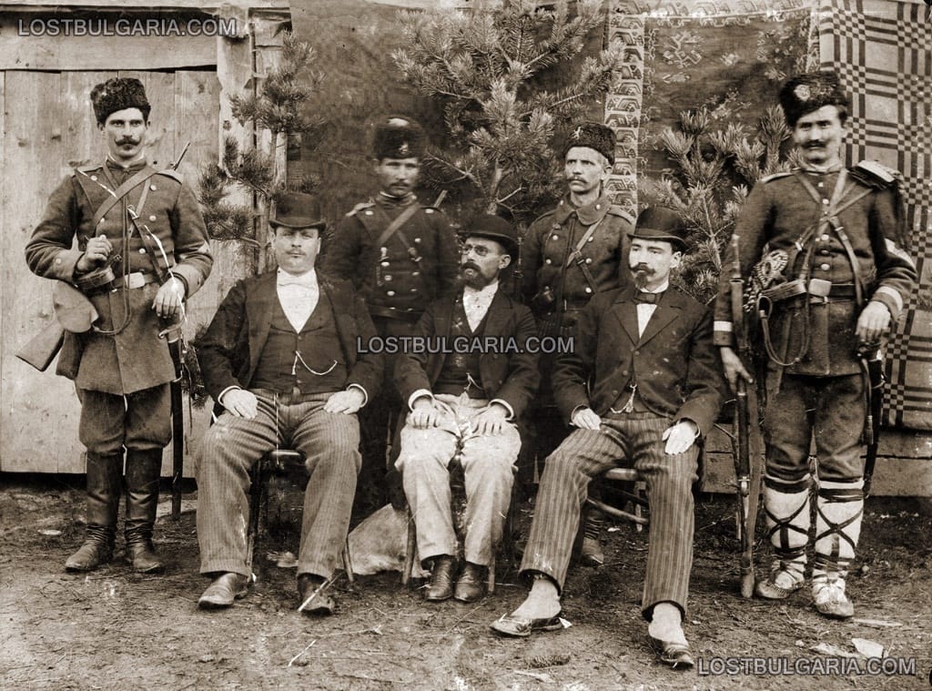 Някъде из България, местни управници и стражари, около 1890 г.