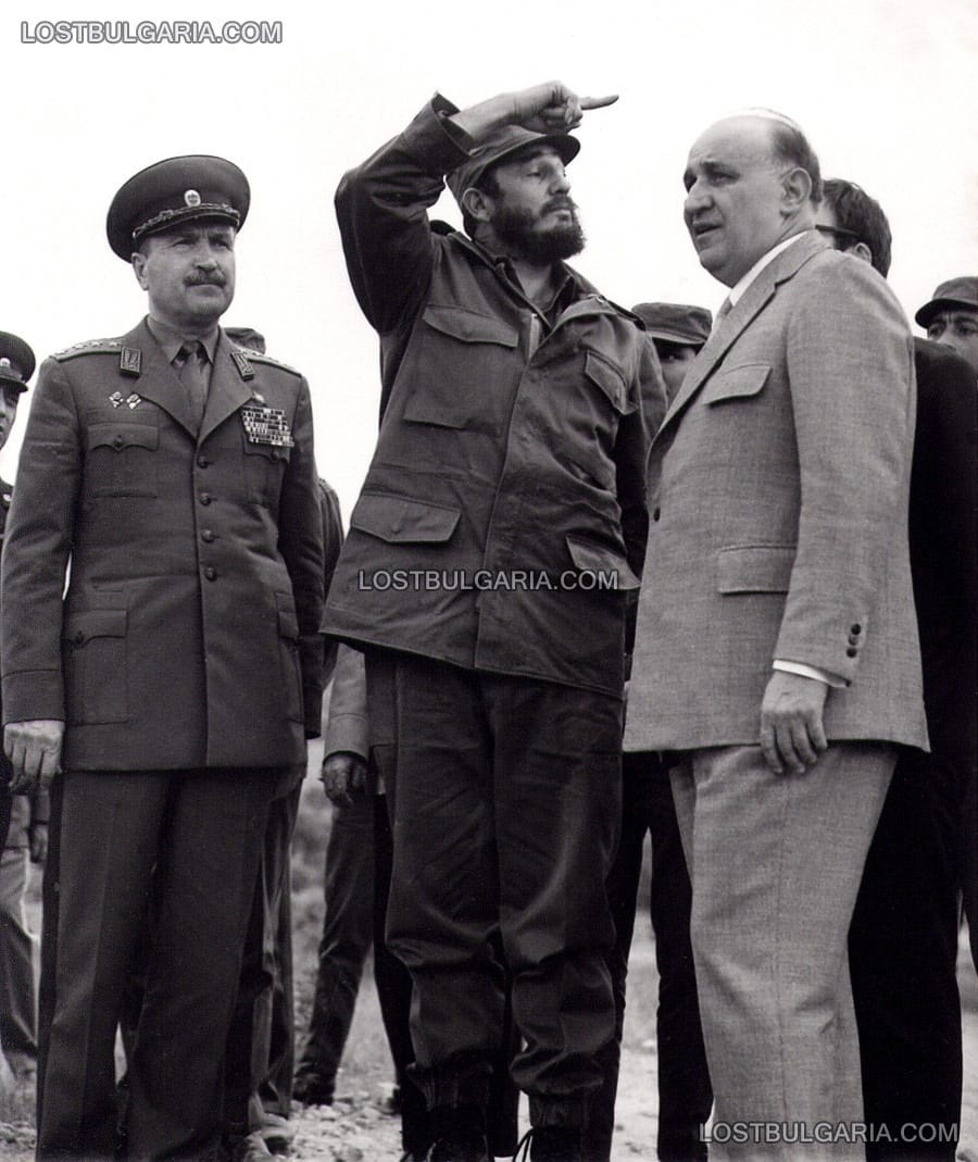 Посещение на Фидел Кастро в България: ген. Добри Джуров, Фидел Кастро, Тодор Живков, 1972 г.