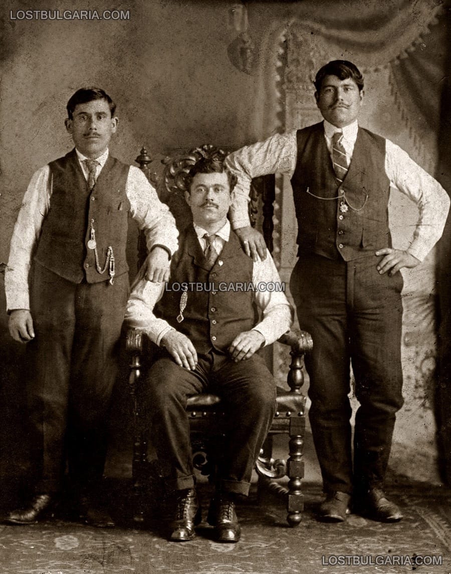 Трима млади мъже, български емигранти в Америка - Денвър, Колорадо, 1910 г.