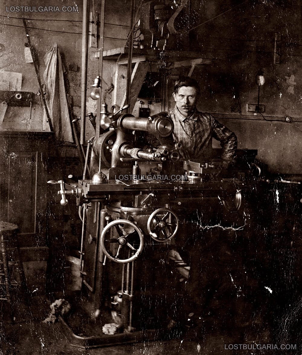 Българин емигрант, стругаро-фрезист в работилницата F. Bissel & Co, през 1902 г. в град Toledo, Ohio - САЩ