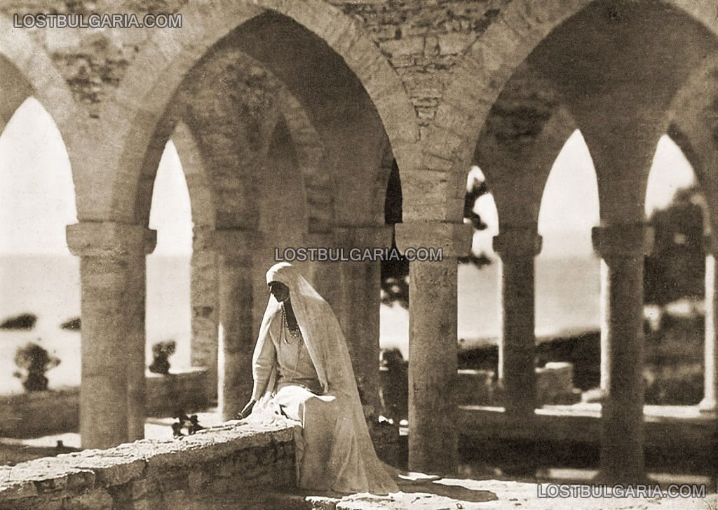 Румънската кралица Мария в двореца в Балчик, края на 20-те години на ХХ век