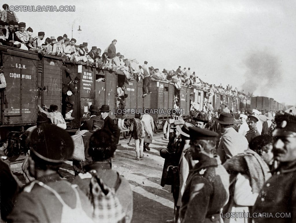 София - Централна гара, заминаване на войска към фронта след обявяването на Балканската война, 1912 г.