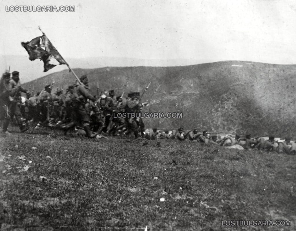 Българската пехота в атака край Люле Бургас, 1912 г.