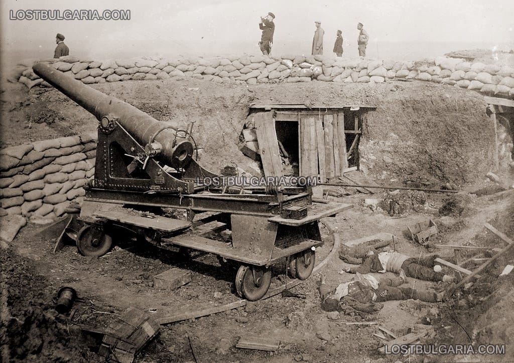 Разбитата и завзета турска артилерийска позиция при форта Айвазбаба, Одрин, март 1913 г.
