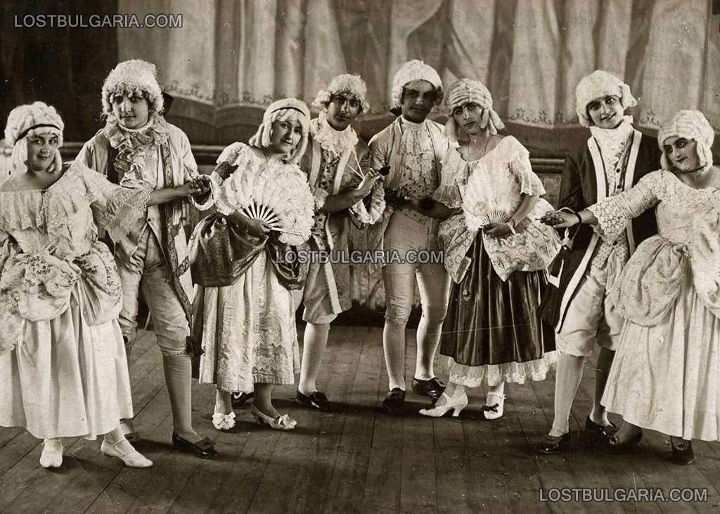 Участници в училищна театрална постановка, Варна 1926 г.