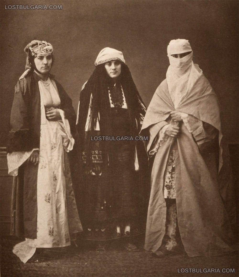 Жителки на Солун в характерно облекло - от ляво на дясно : българка от гр.Прилеп, омъжена еврейка и омъжена мюсюлманка, 1873 г.