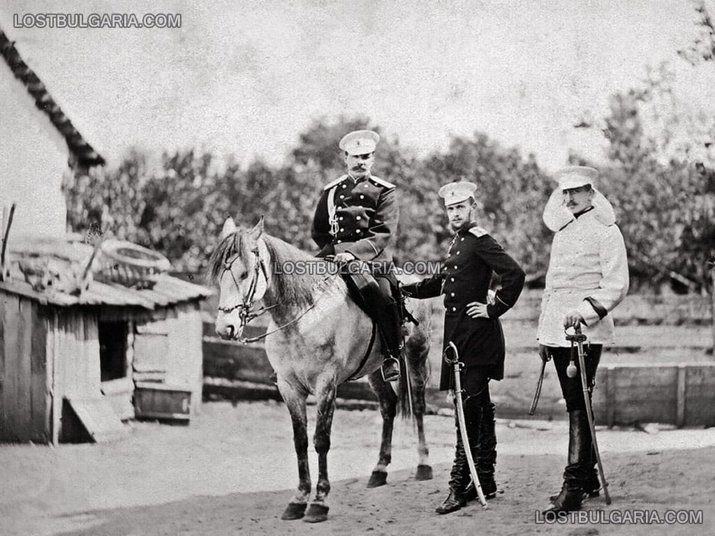 Великият княз Сергей Александрович (в средата), полковник Владимир Владимирович Скарятин (на коня) и Принц Александър фон Батенберг (в дясно), Пордим, 1877 г.