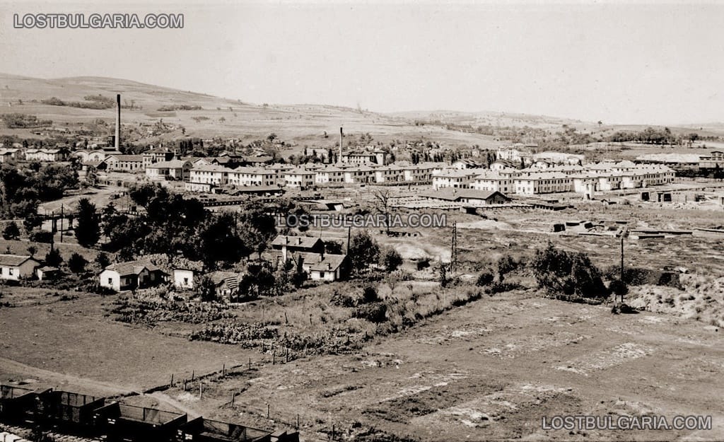 Перник, общ изглед към града с миньорските общежития (поглед от югоизток), 1934 г.