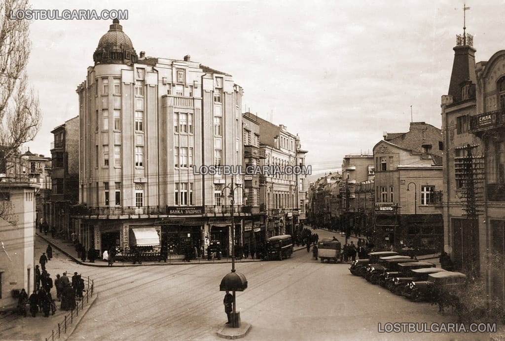 Пловдив, южната част на площад 