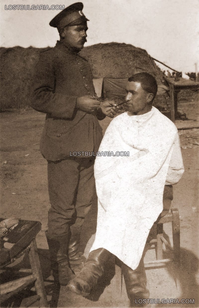Фронтовият бръснаро-фризьорски салон
