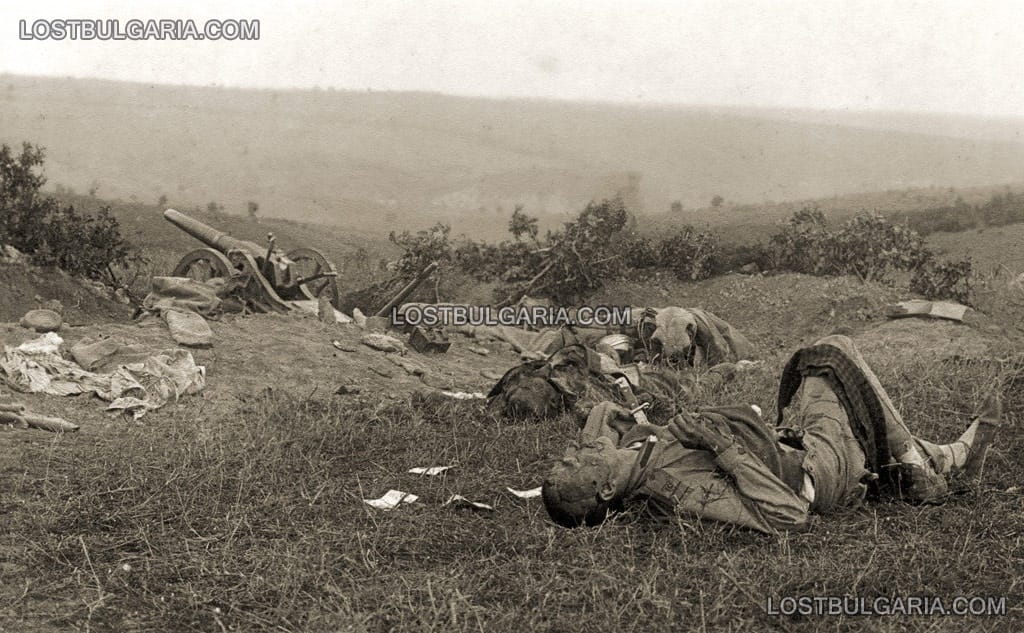 Убити румънски войници на позиции край Тутракан, 1916 г.
