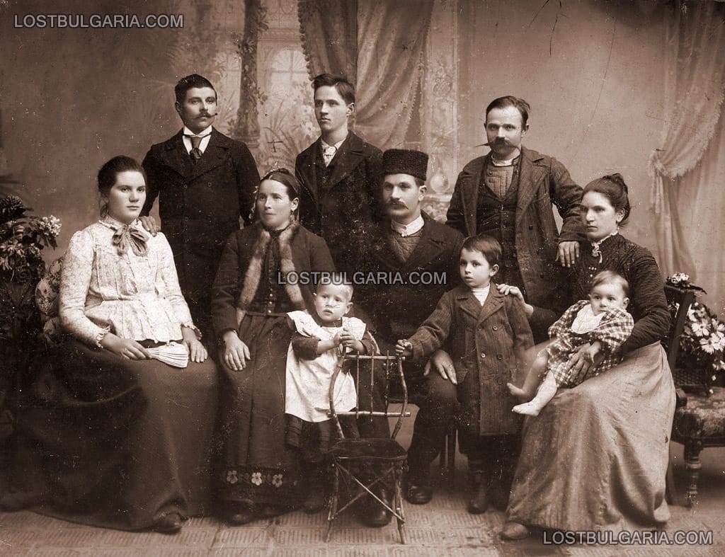 Фамилия от София, 20-те години на ХХ век