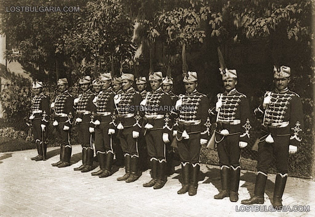 Караулът на Двореца от Лейбгвардейския на Н.В. конен полк, началото на ХХ век